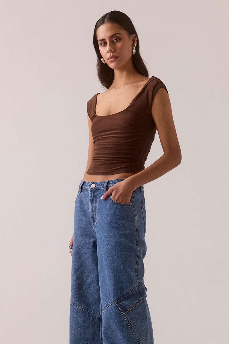 MYRIAD SCOOP TOP - BROWNIE - Image 2